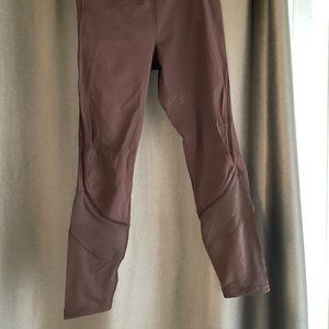 lululemon high-wasted plum 7/8 legging with mesh